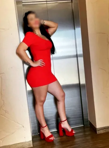 Annika, 32