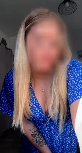 Elisabeth, 22