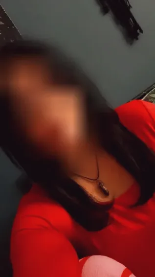 Ella, 30