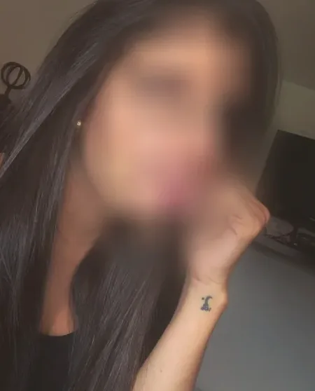 Elsa, 34