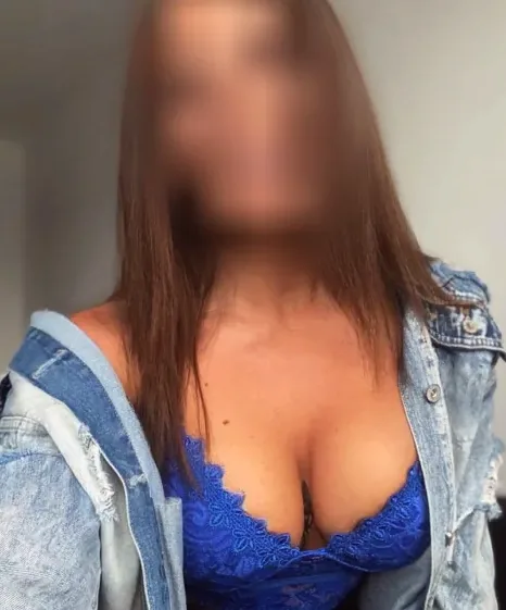 Emina, 31