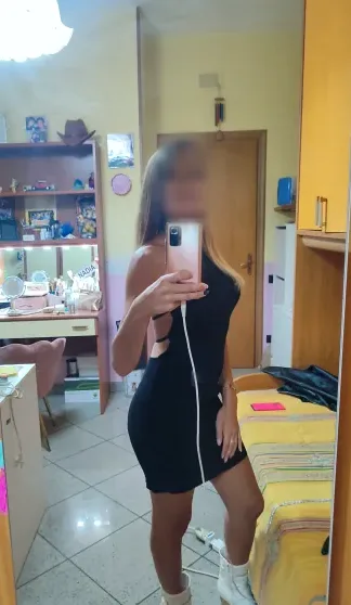 Ester, 34