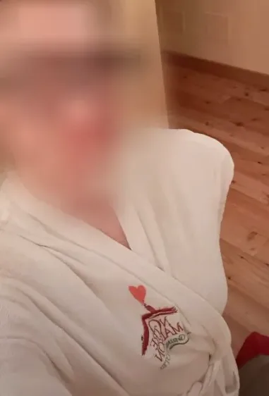 Ivana, 40