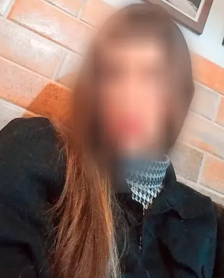 Leila, 25