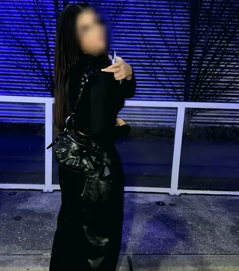 Lilly, 19