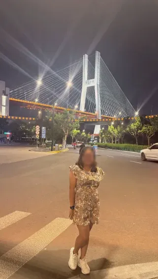 Nathalie, 34