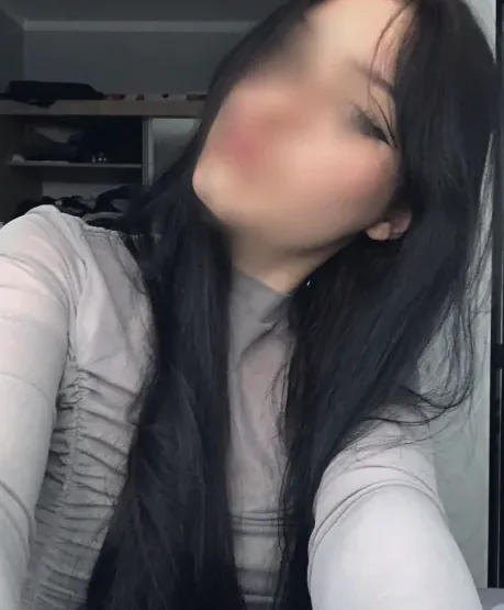 Olivia, 20
