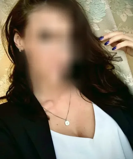 Pia, 33