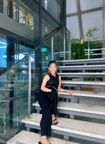 Thea, 23